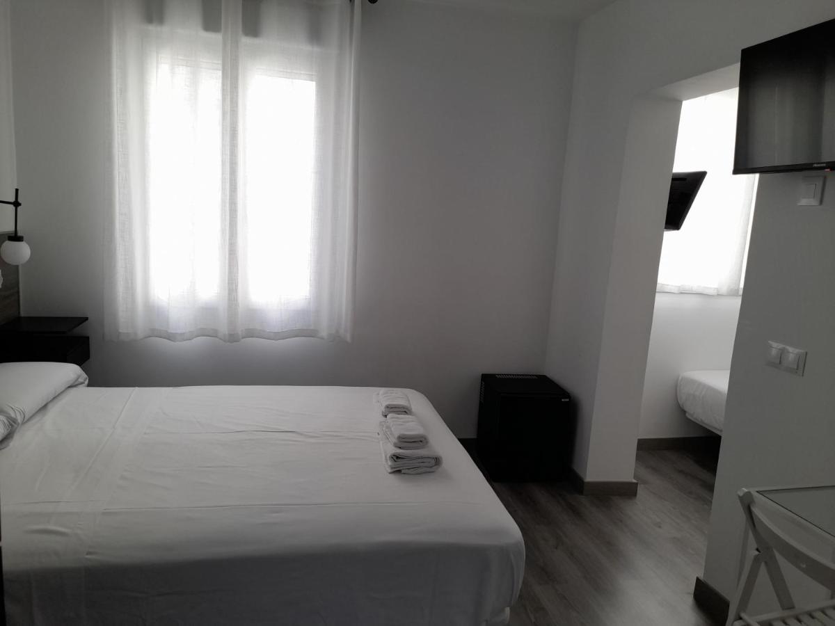 Triple Room Private Bathroom
